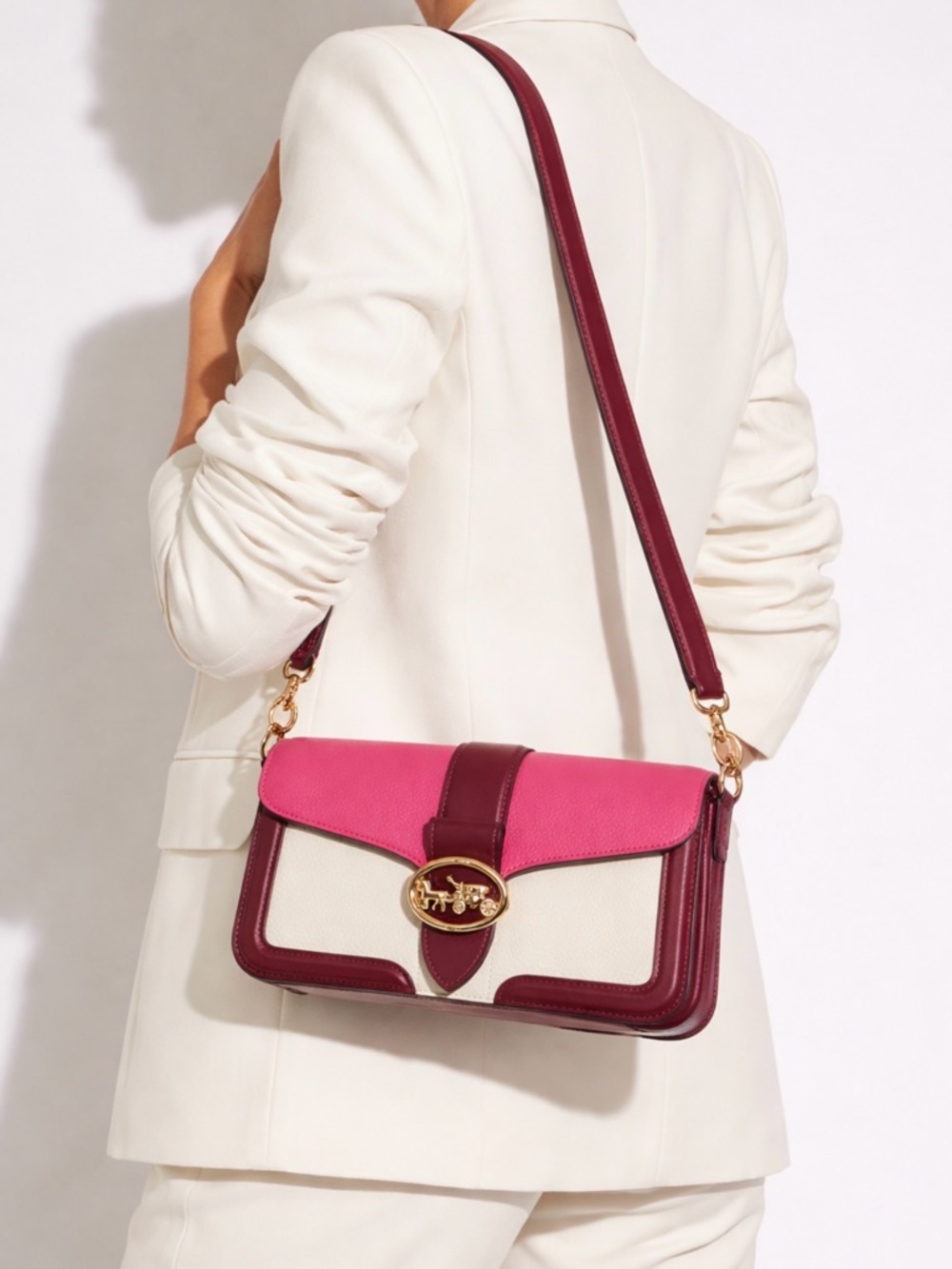 Beautiful & rare Coach bag ✨ unique design 💕